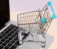 80 000 falešných e-shopů za jednu sezónu. Letos bude ještě hůř